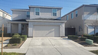 Building Photo - Prime location in Merced!