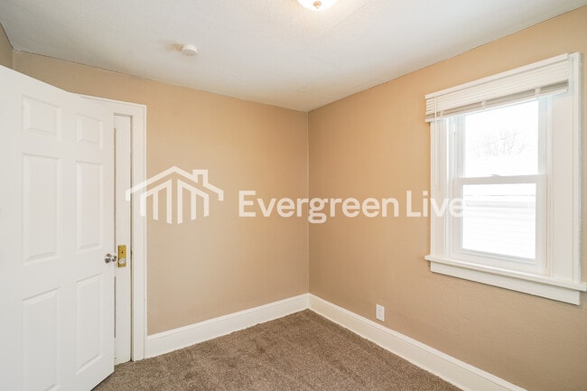 Building Photo - 5060 N 26th St