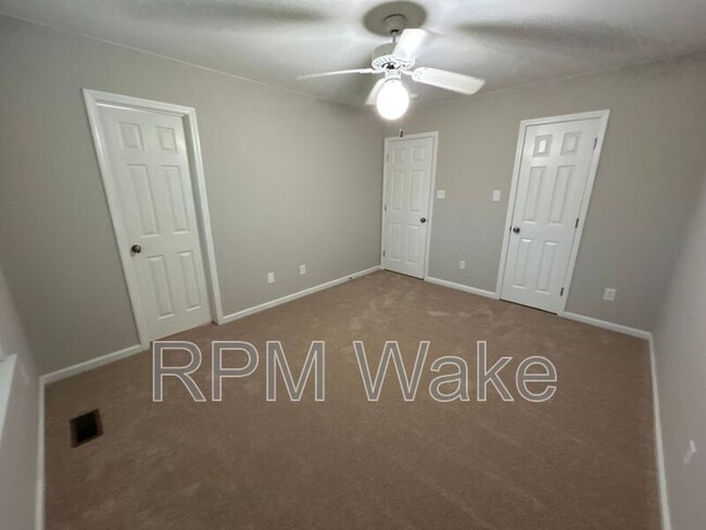 Building Photo - 4200 Willowdale Ct