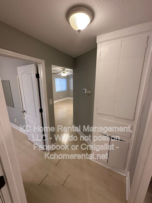 Building Photo - 4343 Myrtle Ave