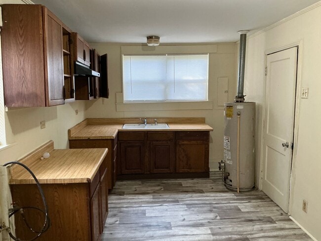 Building Photo - 821 Pearlie Bowden Dr