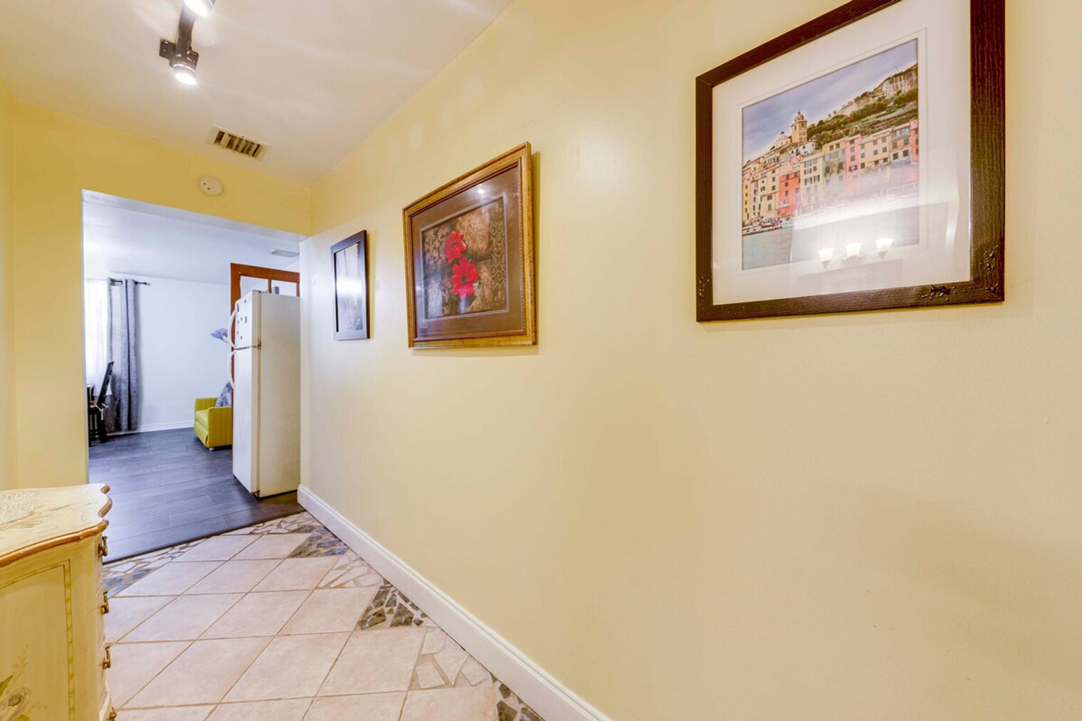 Building Photo - 1760 NE 144th St