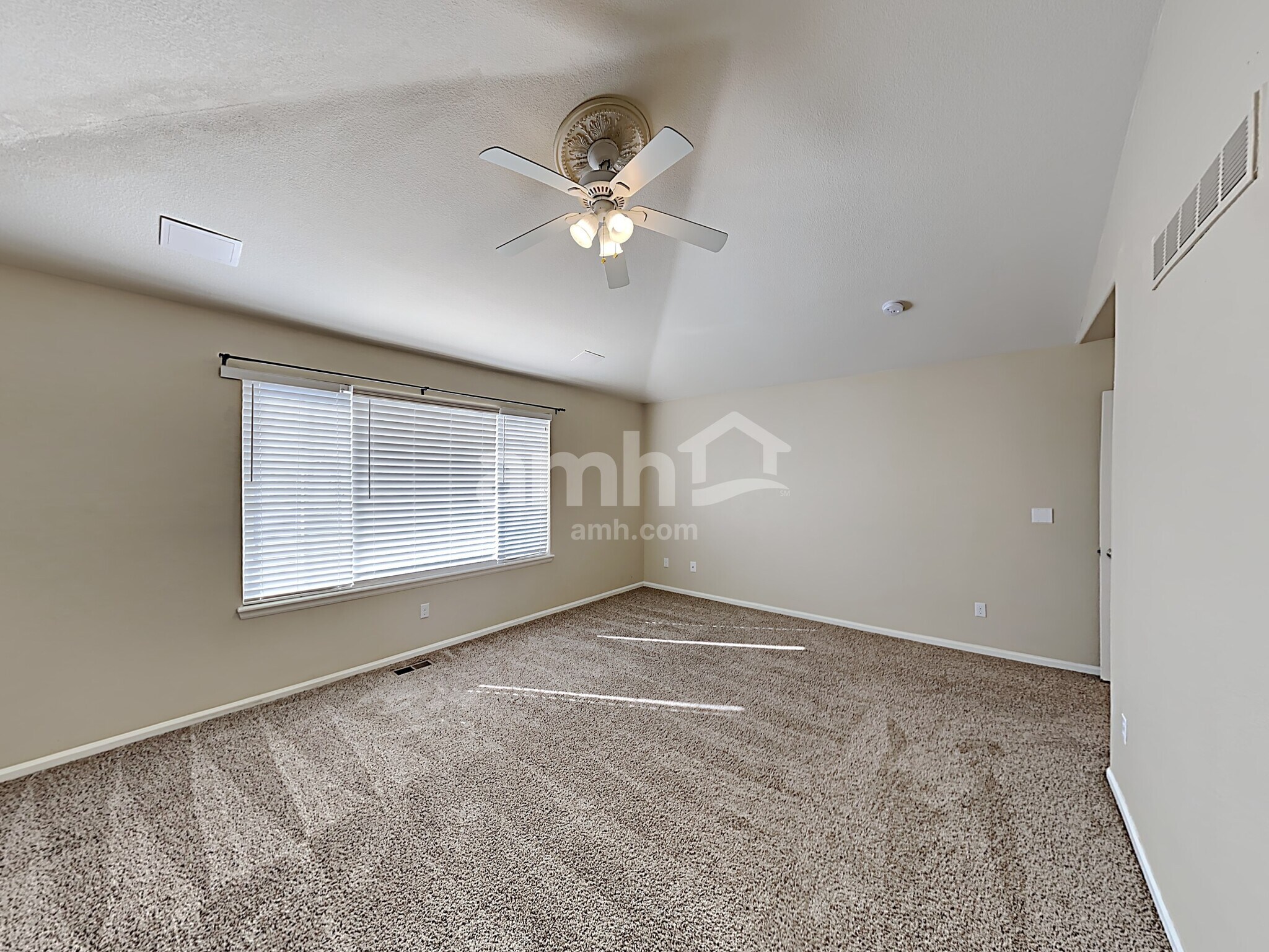 Building Photo - 18942 E Vassar Dr