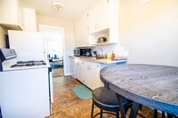 Building Photo - Dundee Village Rentals (820 N 46th St)