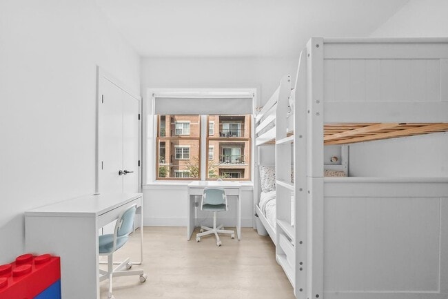 Building Photo - 1107 Grand St