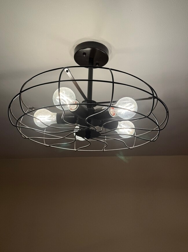 Building Photo - 4120 E Congress Ave