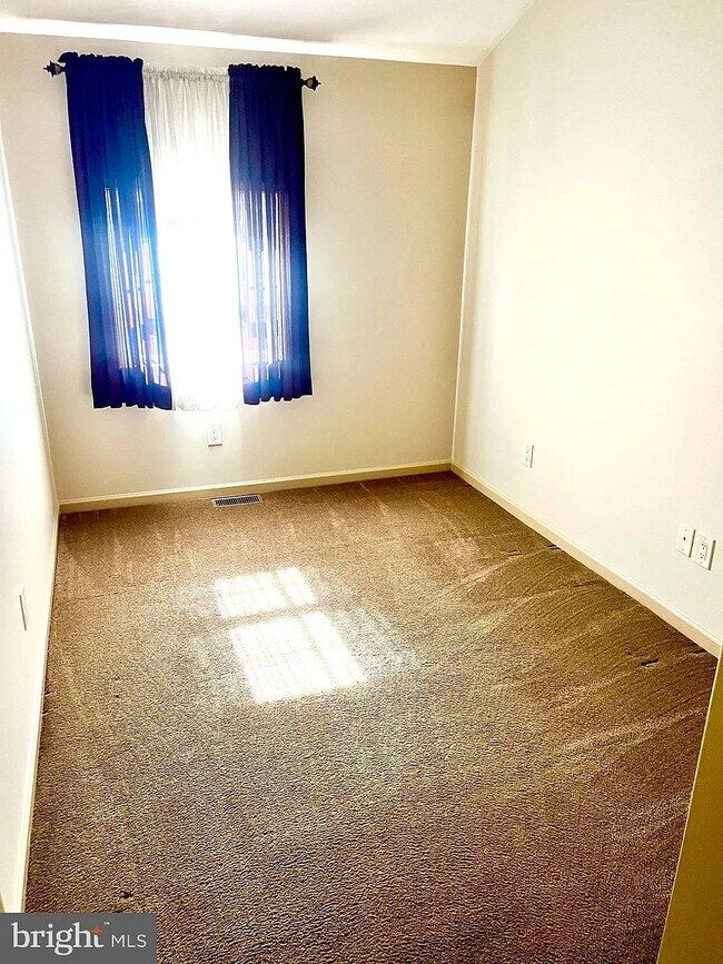 Building Photo - 754 Mechanic St