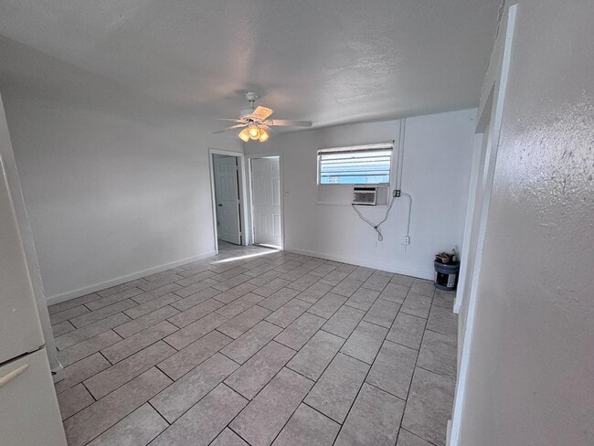 Building Photo - 2131 Washington St NE