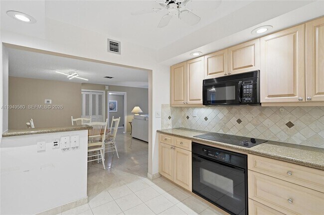 Building Photo - 2100 S Ocean Ln