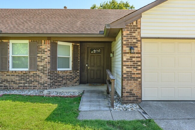 Building Photo - 8209 Parsley Ln