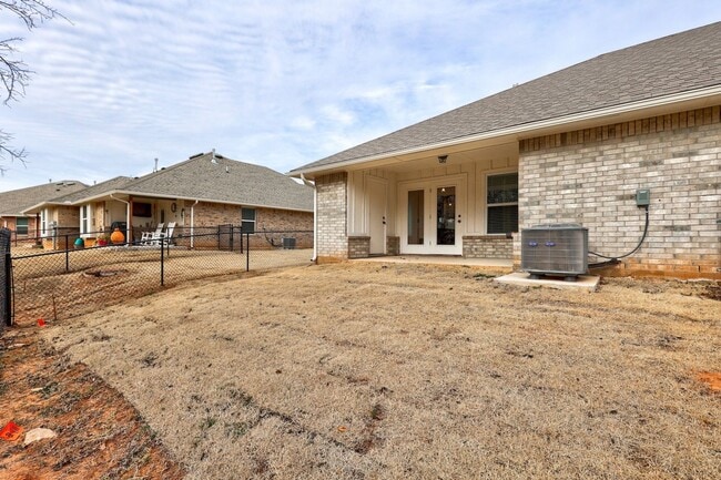 Building Photo - 5712 Campbell Creek Dr