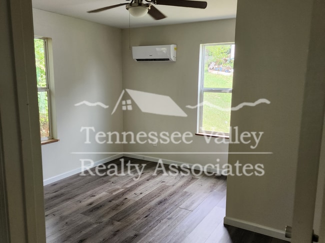 Building Photo - Charming 2-Bedroom, 2-Bath Home Just Minut...