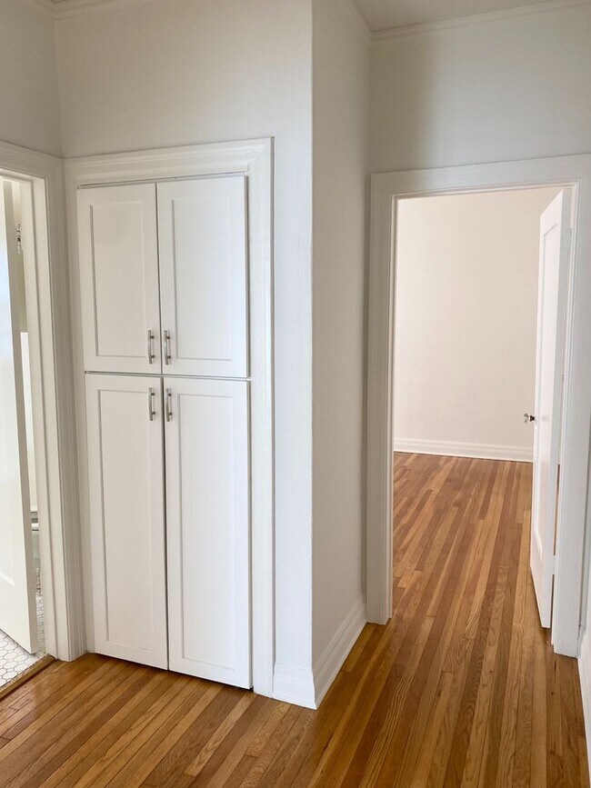 Building Photo - 1157 N Maryland Ave