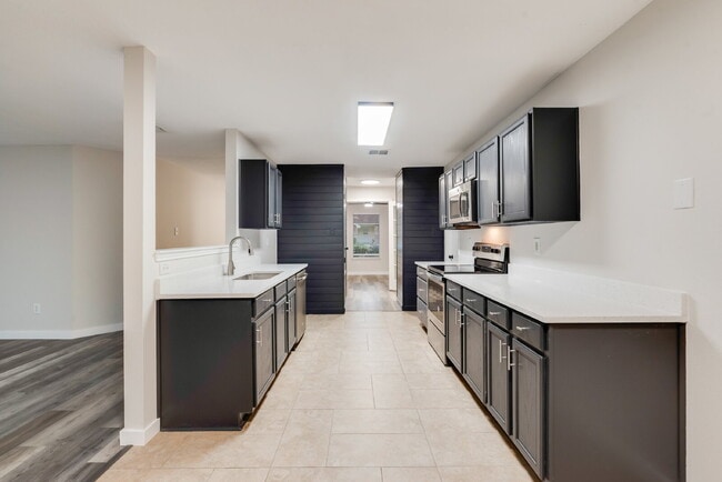 Building Photo - "Charming 3-Bedroom with 2 Bathrooms in Wy...