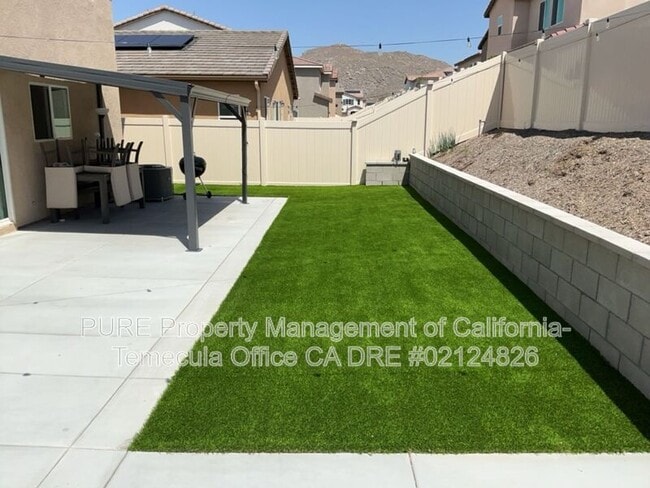 Building Photo - 28864 Camaro Dr