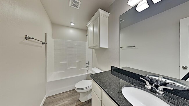 Building Photo - 11218 Howard Dr