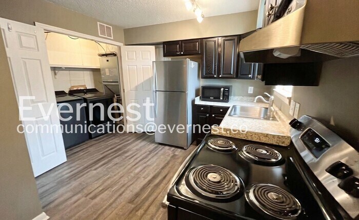 Building Photo - 3340 Roadrunner Trail