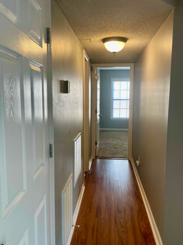 Building Photo - 621 Mill Pond Ct