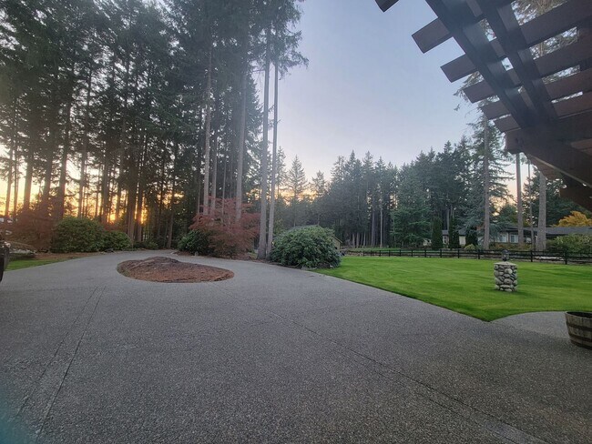 Building Photo - Beautiful Home on Gated Property