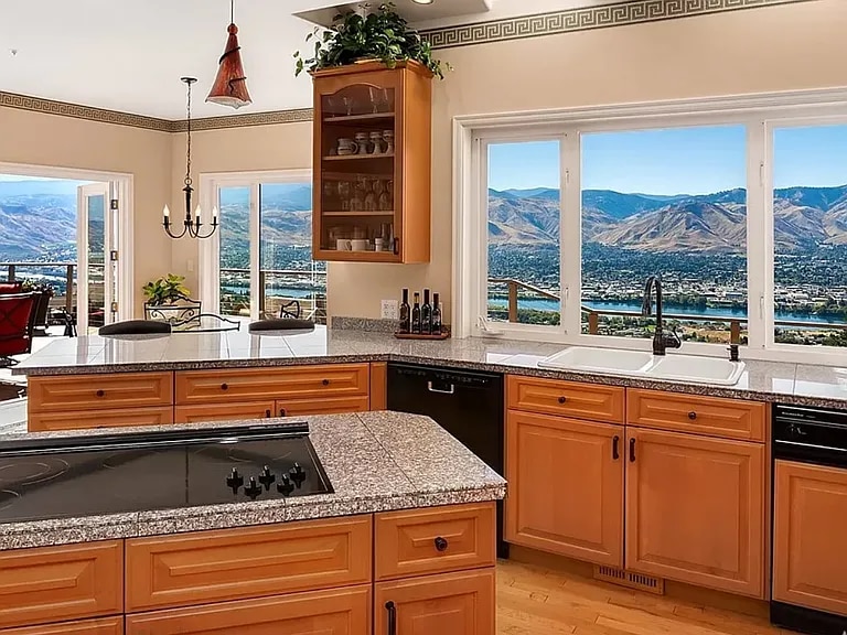 Building Photo - 2467 Twin Peaks Vw