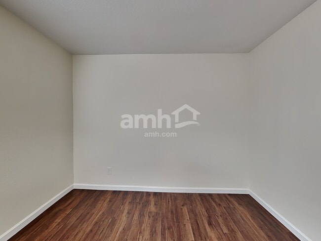 Building Photo - 11340 W Hutton Dr