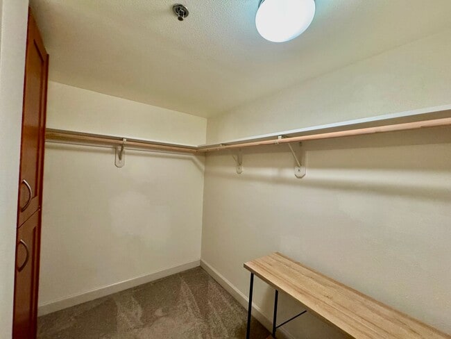 Building Photo - Charming One-Bedroom near Downtown Seattle!!!