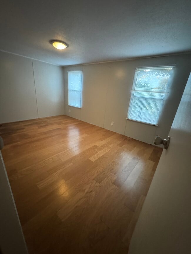 Building Photo - 178 Oak Leaf Ln