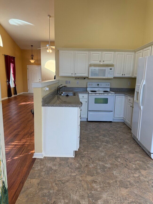 Building Photo - 104 Sunflower Pl