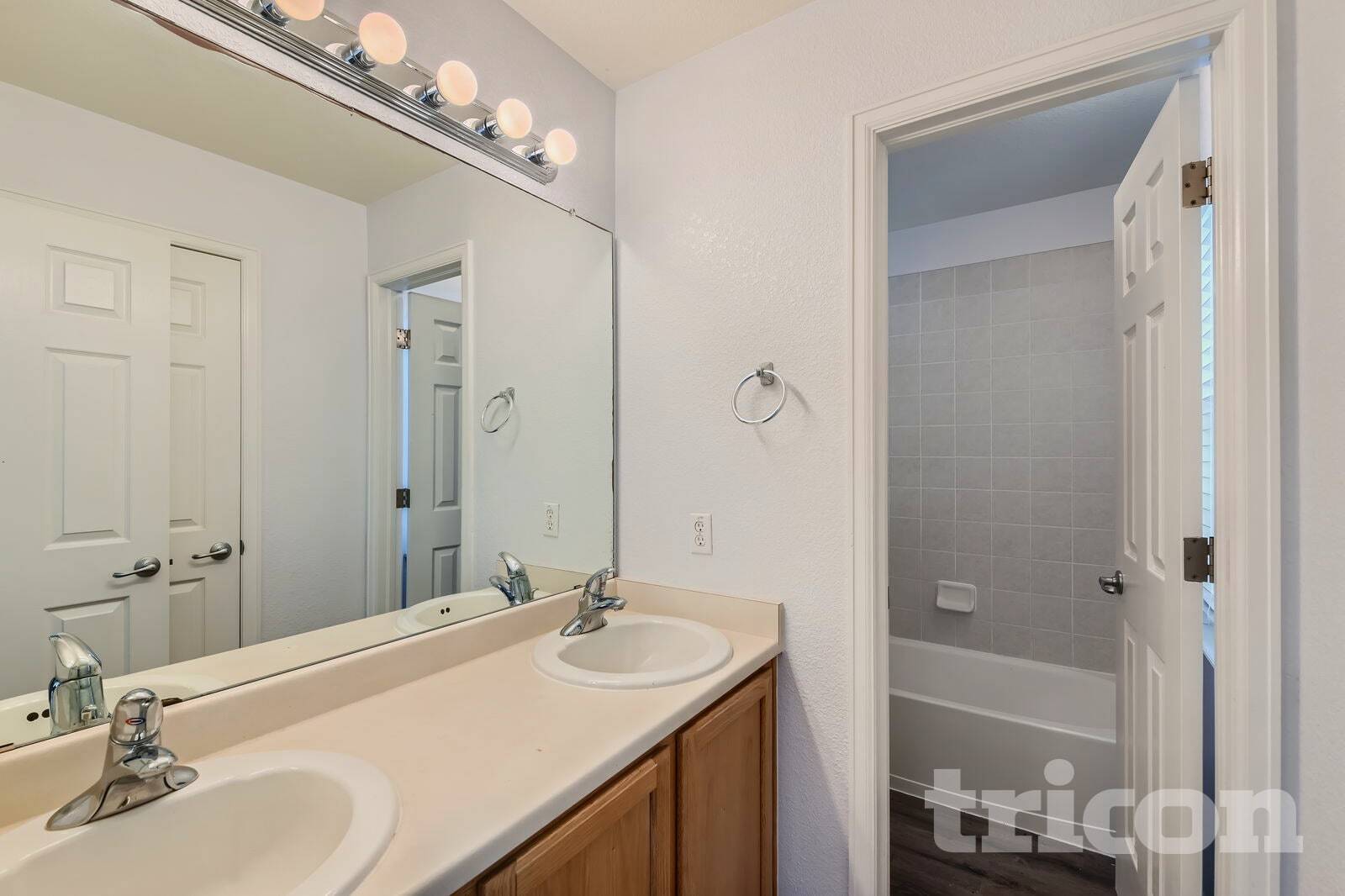 Building Photo - 673 Millet Cir