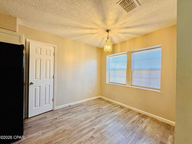 Building Photo - 163 Lauren Ln