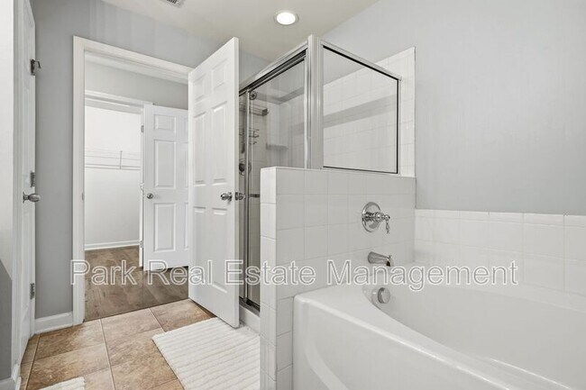 Building Photo - 1326 Stone Manor Dr