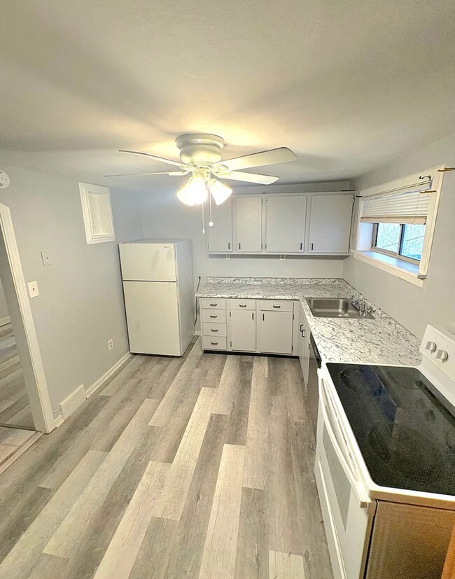 Building Photo - 1027 Cochran Mill Rd