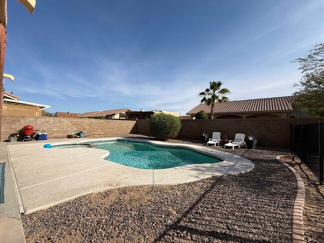 Building Photo - 10745 E 38th Ln