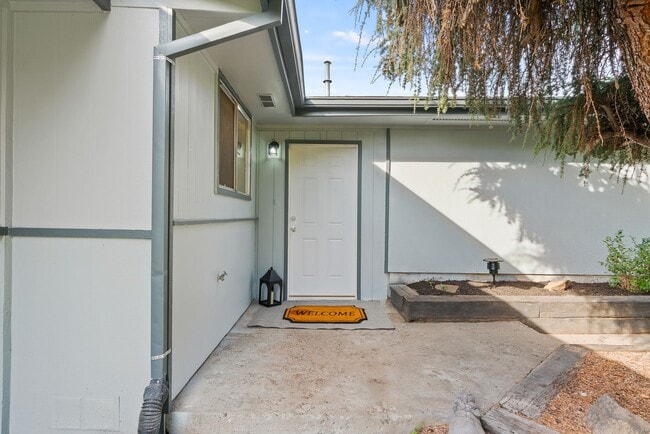 Building Photo - 6902 Alpine Way - Located in West Valley