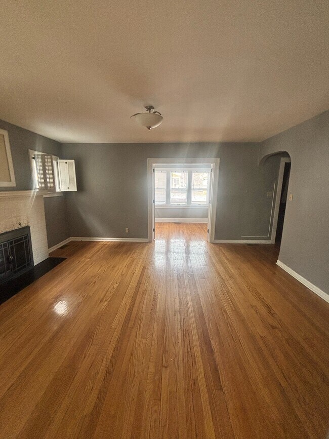 Building Photo - 1023 N Court St