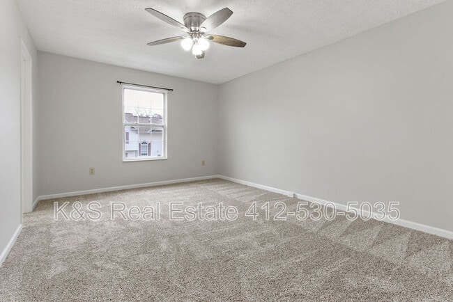 Building Photo - 122 Manor View Dr