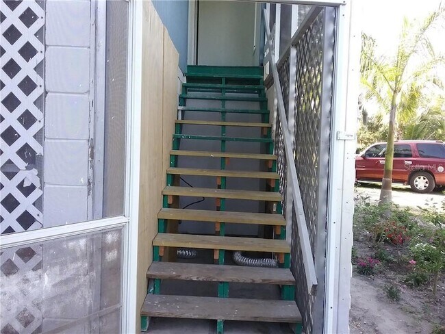 Building Photo - 6540 Lincoln Rd