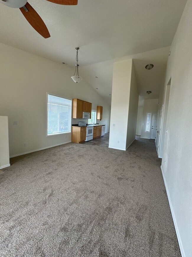 Building Photo - 5096 Larch Ln