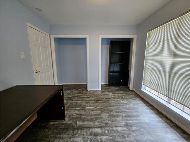 Building Photo - 1515 Desert Quail Ln