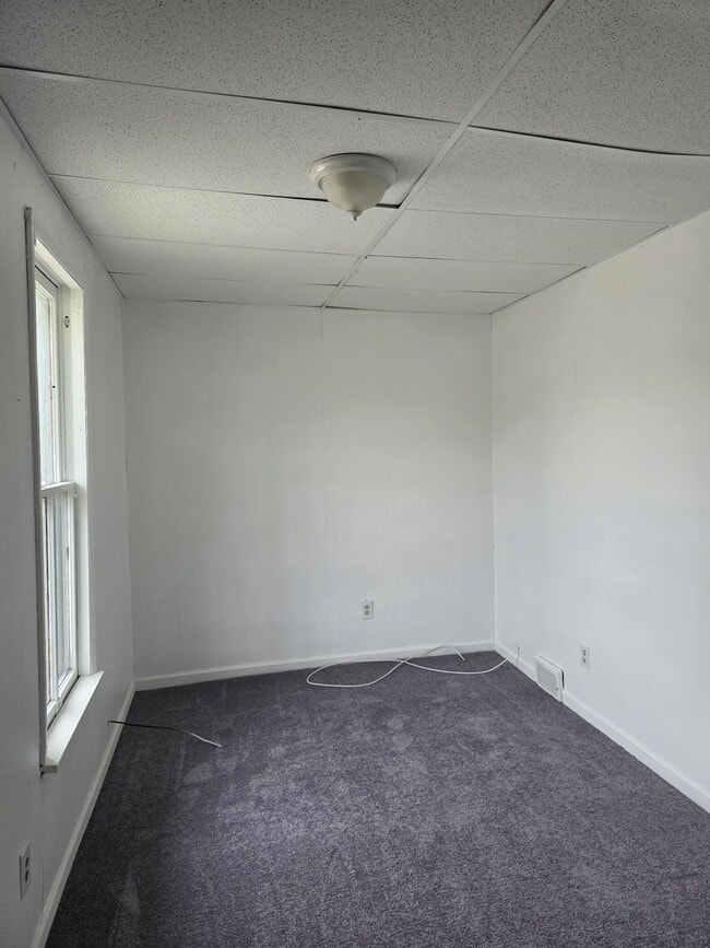 Building Photo - 114 N Park St