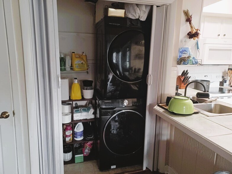 Building Photo - 13625 E Yale Ave