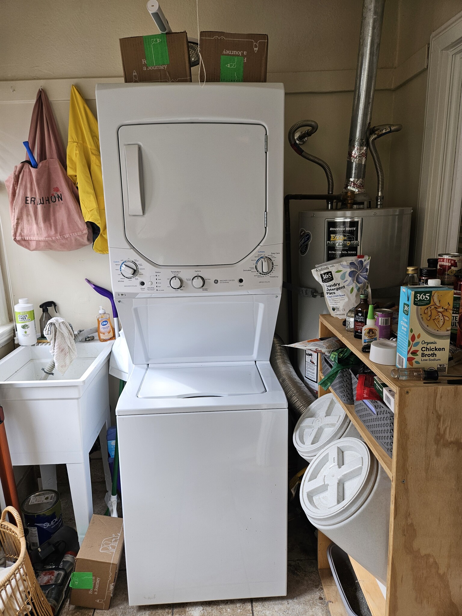 Building Photo - 533 N Gardner St