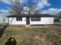 Building Photo - Cute 4 bed/1bath