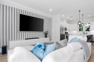 Building Photo - 2007 Briley St