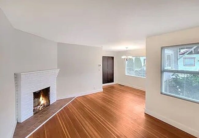 Primary Photo - Adorable 2bed/1bath Auburn Home on Main St.