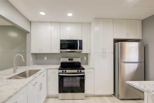 Building Photo - 851 NE 209th Terrace