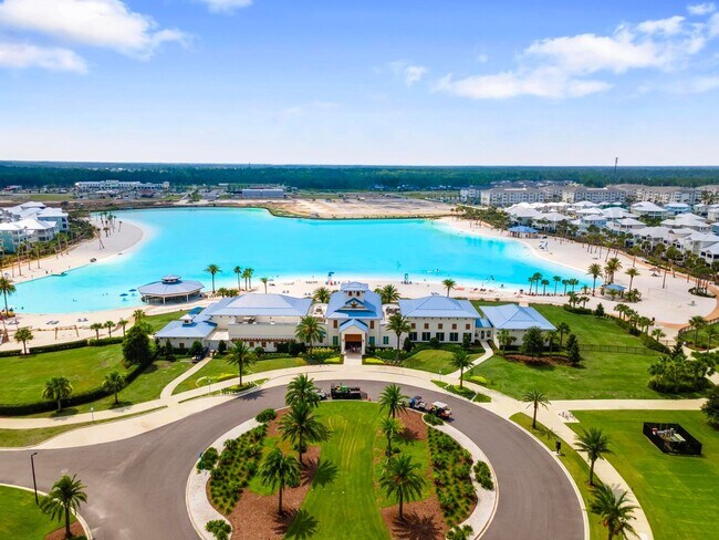 Building Photo - 3 Bedroom, 2.5 Bath Townhome in BEACHWALK ...