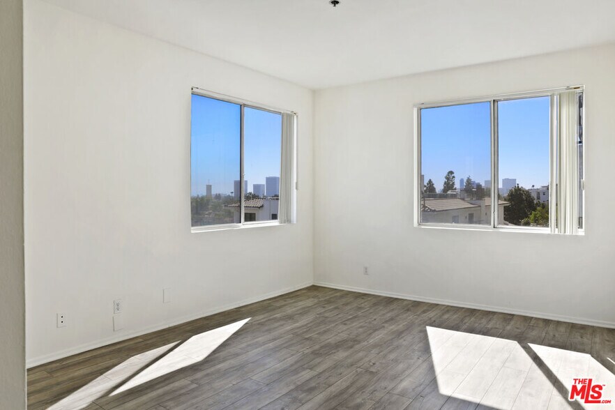 Building Photo - 10601 Wilshire Blvd