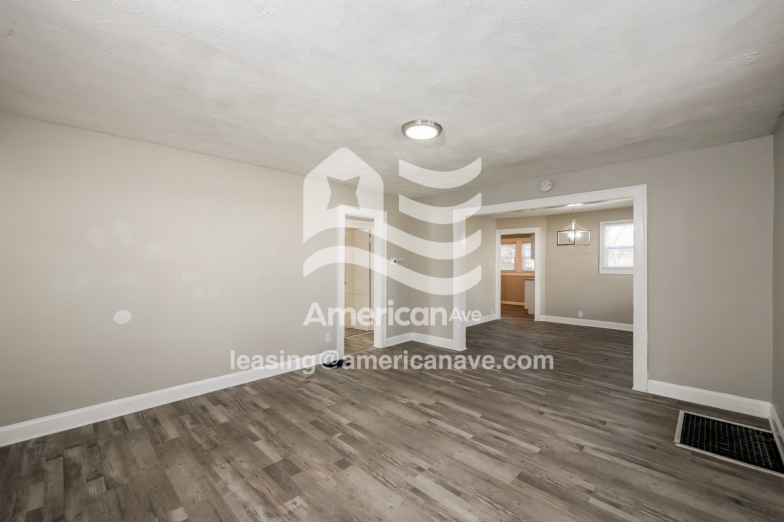 Building Photo - 3772 N Parker Ave