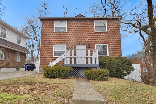 Primary Photo - 113 Niagara Ave